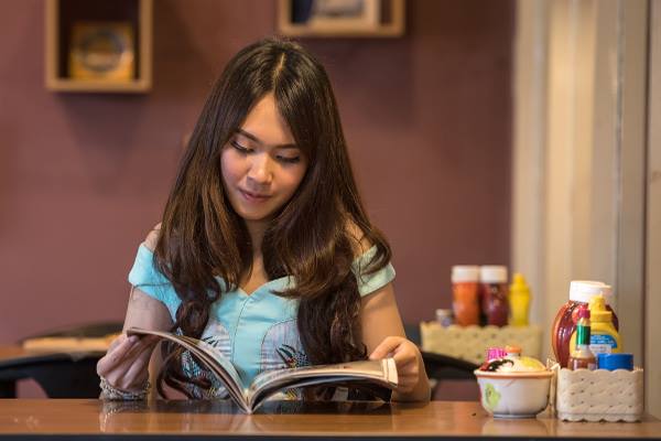 Bachelor of Applied Management-Waikato Institute of Technology(WINTEC)-a-girl-reading-a-book-optimized-f