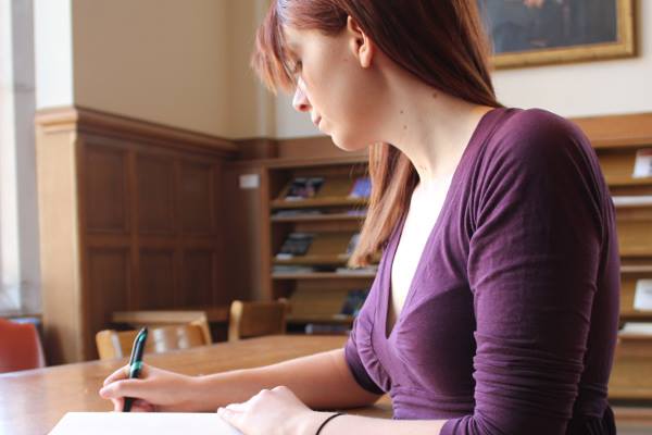 graduate-diploma-in-accounting-Waikato Institute of Technology(WINTEC)-a-girl-student-writing-accounts-optimized-f